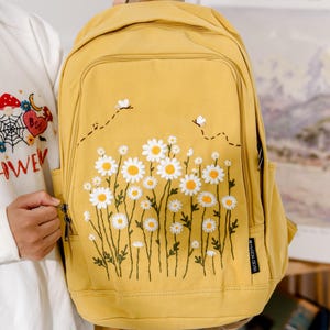 Backpack Embroidered With White Daisies And Bees| Customizable Daisy Floral Embroidered Bag|  Handcrafted Gift For Her| Backpack Style Boho
